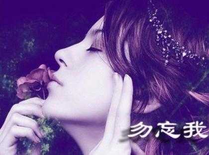 烟雨落花葬足下，流云千里诉相思